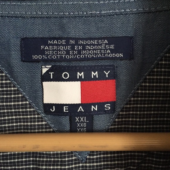 Vintage Tommy jeans button up. - Picture 3 of 4